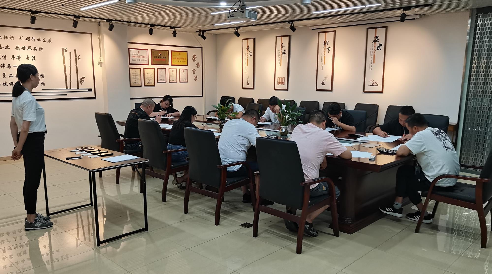 db电子游戏-不凡成就非凡,相信品牌的力量